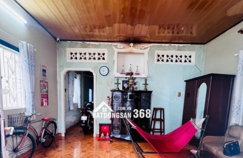 Bán nhà mặt phố Phường Phước Long (Hiệp Phú, Q.9 cũ) ngang 6m, DT 95m2, 1 trệt, 2PN. Sổ hồng, giá 6.99 tỷ. LH: 0933125879